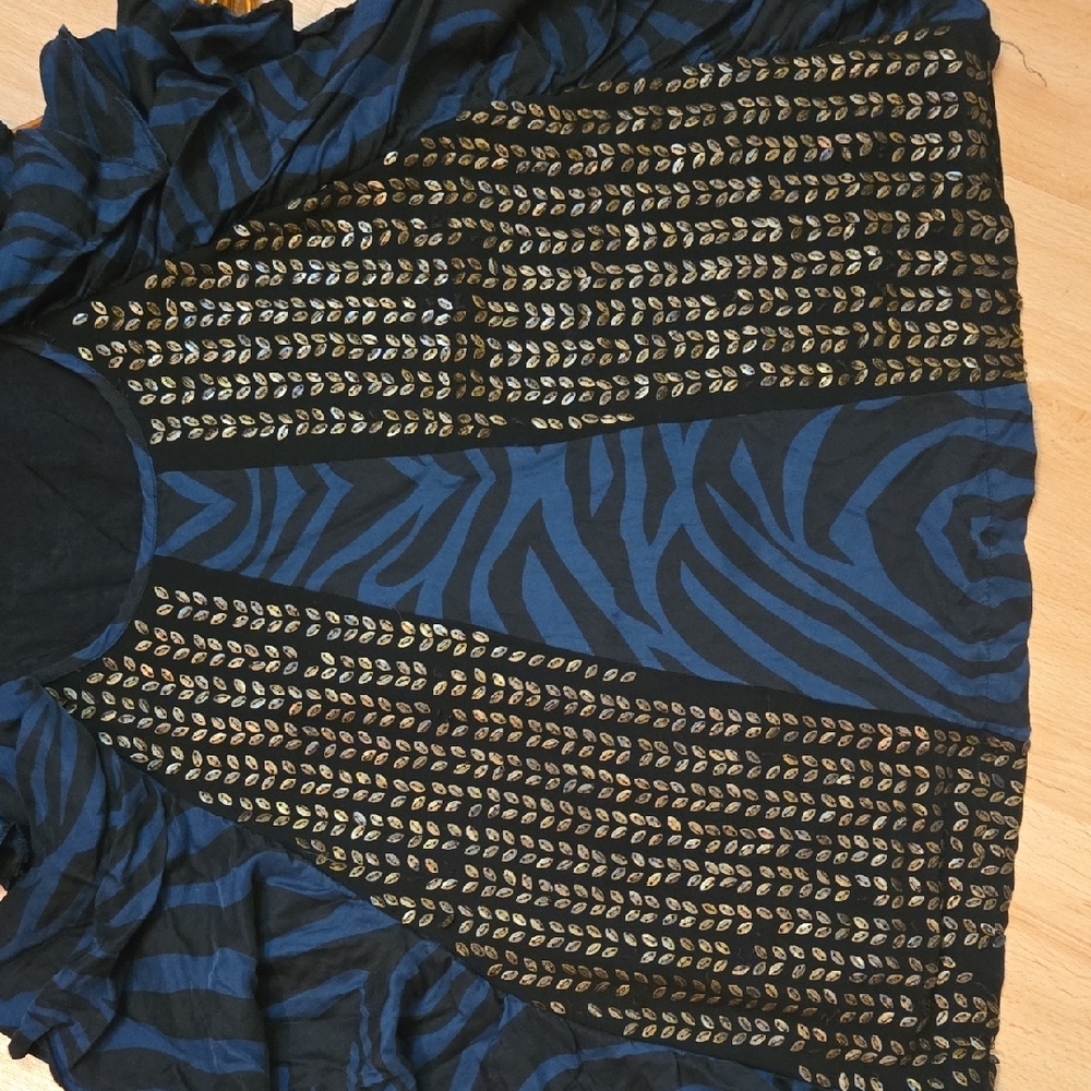 Black and Gold Ruffle Top - Picture 6 of 6